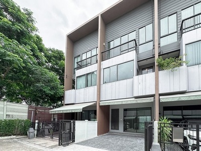 P964 ขายทาวน์โฮม บ้านกลางเมือง พระราม 9-กรุงเทพกรีฑา