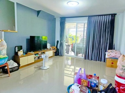 ทาวน์โฮม 2 ชั้น  3 นอน ตลาดลาดสวาย 1.1 กม.สุขาภิบาล5 สายไหม 