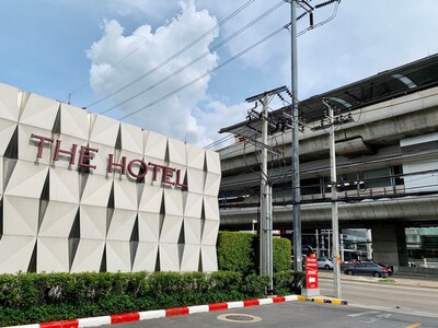 The Hotel คอนโดติดบนถนนรัตนาธิเบศน์ 