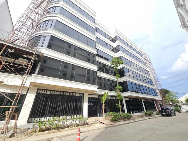 BH2361 ให้เช่าอาคาร 5 ชั้น พื้นที่ใช้สอยประมาณ2,000 ตรม.ใกล้โลตัสติวานนท์ เหมาะทำเป็นโรงพยาบาล ศูนย์สุขภาพ ออฟฟิศ
