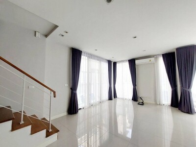 ให้เช่าบ้านกลางเมือง คลาสเซ่ เอกมัย-รามอินทรา ซ.สุคนธสวัสดิ์ 19