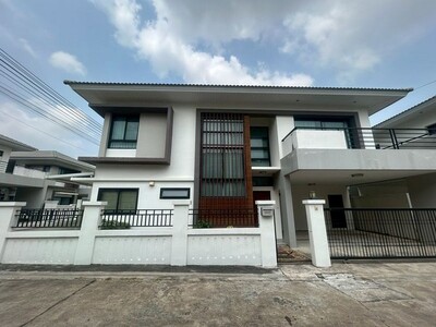 ให้เช่าบ้านเดี่ยวศรีราชา หมู่บ้านเดอะคอมพลีท ศรีราชา ชลบุรี