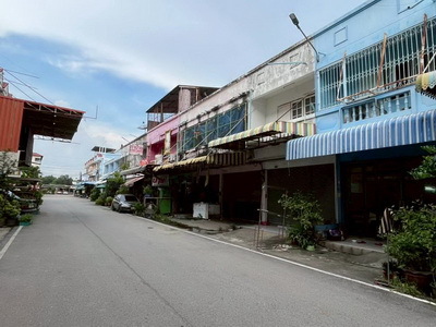 อาคารพาณิชย์ 2 ชั้น. ตำบลบ้านสร้าง อำเภอบางปะอิน พระนครศรีอยุธยา อาคารพาณิชย์ 2 ชั้น. ตำบลบ้านสร้าง อำเภอบางปะอิน พระนครศรีอยุธยา