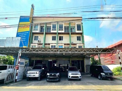 อาคารพาณิชย์ 4 ชั้น 3 คูหา ลาดหลุมแก้ว ติดถนนปทุมธานี - บางเลน 