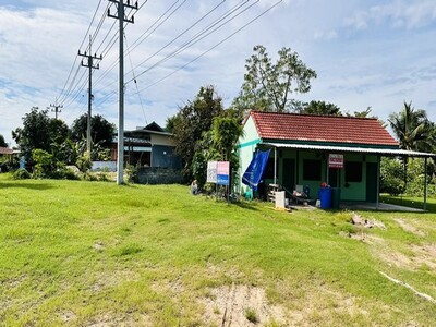 ขายที่ดิน: ติดทางหลวงหมายเลข 2 @ ทางเลี่ยงเมืองหมายเลข 1111