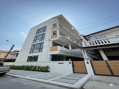 BTSสายหยุด แยกสะพานใหม่ รามอินทรา5 นานาชาติ ม.เกริก 3.0 กม. 24นอน