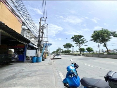  ตลาดบ้านฟ้า .นิมิตรใหม่ มีพื้นที่ด้านหลัง กว้าง  29ตร.วา. 359 ตร