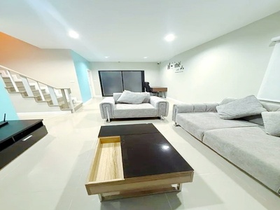 จัดเต็มเฟอร์ 5นอน ให้เช่าบ้านเดี่ยว 2 ชั้น รร.สารภีพิทยาคม 2.5 กม