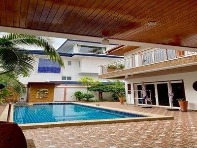 ปล่อยเช่าพูลวิลล่า – จอมเทียน พัทยา บ้านติดทะเล มีหาดส่วนตัว