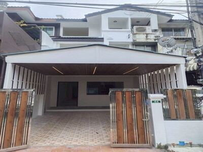 ขายทาวน์โฮม 4 ห้องนอน ซ.สุคนธสวัสดิ์36 ไปเซ็นทรัลอีสวิลล์เพียง 8 