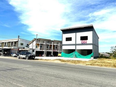 ขายด่วนทาวน์โฮม 2 ชั้น  2 ห้องทำเลดีติดถนน อำเภอนิคมพัฒนา จังหวัด