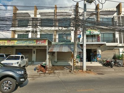 ขายอาคารพาณิชย์ 3 ชั้น โครงการ โชคชัย วิลเลจ  ศรีราชา  
