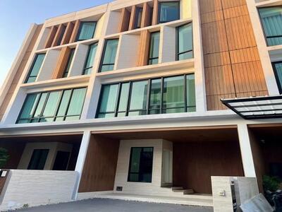 ให้เช่าโฮมออฟฟิศ3.5ชั้น227ตร.ม.3นอนโครงการดิออเธอร์ซอยรัชดา32