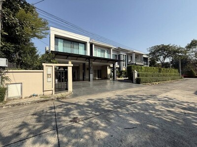 ให้เช่าบ้าน 5 ห้องนอน เพอร์เฟค มาสเตอร์พีซ พระราม 9 พร้อมสระว่ายน