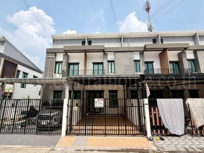 ลดราคา ทาวน์โฮม รัชชา กรีน กาญจนาภิเษก-กันตนา บ้านสวย
