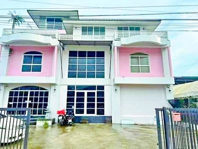 พัฒนาการ 91-99  9นอน 4 น้ำ อาคาร 4ชั้น สวนหลวง ร.9 100ตร.ว. 700ตร