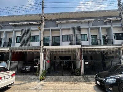 ทาวน์เฮ้า หมู่บ้านอิงทาวน์ ติวานนท์ ทำเลดี ต้นซอย พร้อมอยู่ ราคาถ