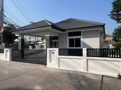 บ้านเดี่ยวชั้นเดียว ศรีราชา Legacy Village หมอย้อย แปลงมุม รีโนเว