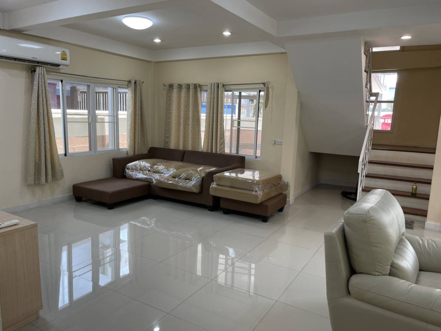 AHR236651ให้เช่าบ้านเดี่ยว 2 ชั้น , ซ.วิภาวดี20มี4ห้องนอนเฟอร์ฯครบพร้อมอยู่