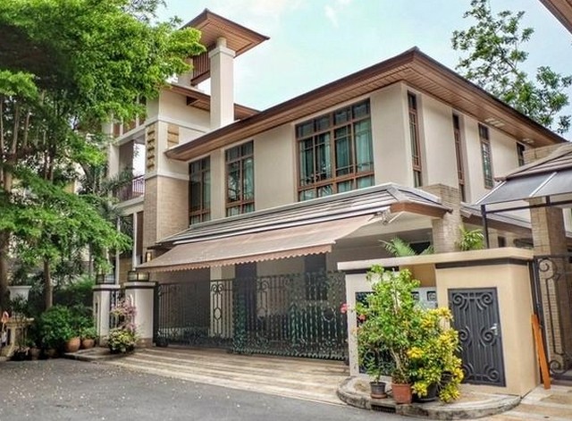 ให้เช่าบ้านเดี่ยว2ชั้น บ้านแสนสิริ สุขุมวิท 67 มีสระว่ายน้ำ เนื้อที่ 100ตรว 