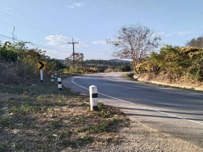 ที่ดินติดถนน ที่สวย ล้อมรอบด้วยภูเขา โซนเชียงดาว   