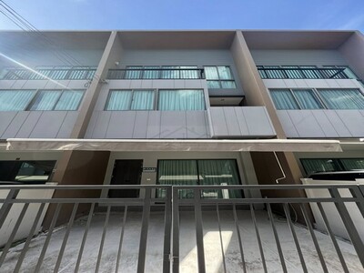 ขายทาวน์โฮม 3 ชั้น 2 นอน บ้านกลางเมือง พระราม 9-กรุงเทพกรีฑา (ตัด