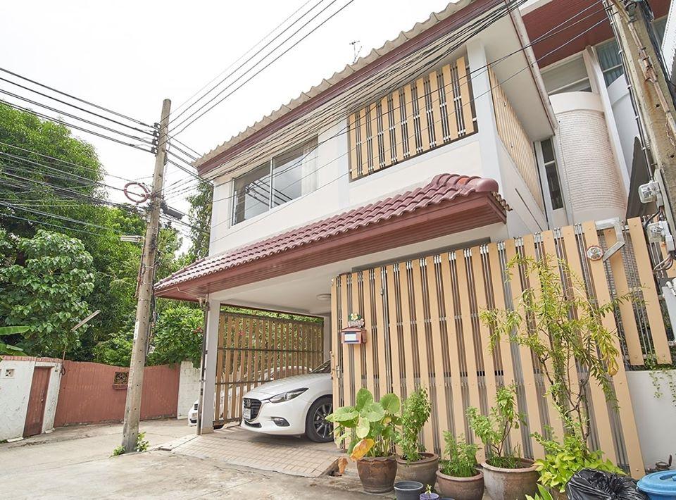 ให้เช่าทาวน์โฮมหลังมุม 3ชั้น ย่านพระราม3 ช่องนนทรี ยานนาวา แยกรัชดา - นราธิวาส หมู่บ้านศรีนคร ใกล้เซ็นทรัลพระราม3