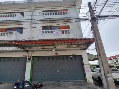 ขายอาคารพาณิชย์ 3 ชั้นครึ่ง อำเภอธัญบุรี จังหวัดปทุมธานี