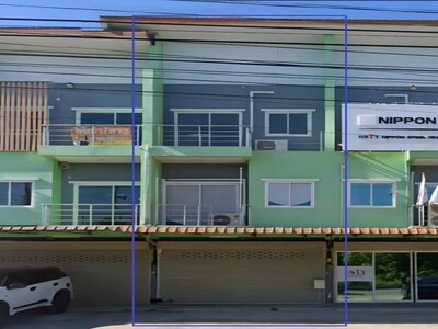 ขายถูก อาคารพาณิชย์ 3 ชั้น ติดถนน เนื้อที่ 20 ตร.ว.ใจกลางแหล่งธุร