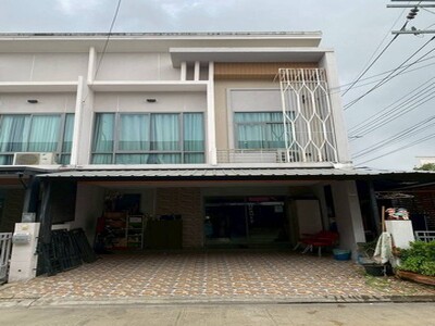 ขายทาวน์โฮม หมู่บ้าน เดอะเมทโทรพระราม9 กรุงเทพกรีฑา ตัดใหม่ 