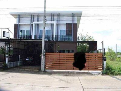ขายทาวน์โฮม 2 ชั้น ทำเลทอง จังหวัดลำพูน