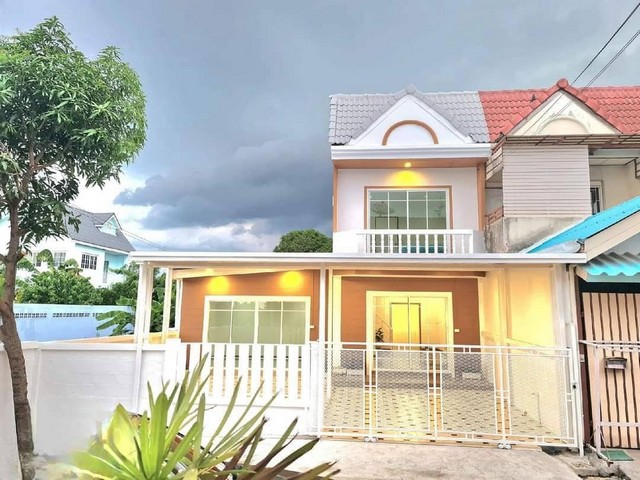 ขาย ทาวน์โฮม สวยพร้อมอยู่ เเถมเฟอร์จัดเต็ม พิมลราช2 120 ตรม. 35 ตร.วา ตกแต่งใหม่ทั้งหลัง ภายในสวยมาก ห้องมุม พื้นที่กว้างขวาง