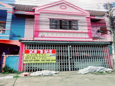 ทาวน์เฮาส์  19.4 ตารางวา  หมู่บ้านสุขสวัสดิ์ วิลล่า7   เมืองนครสว