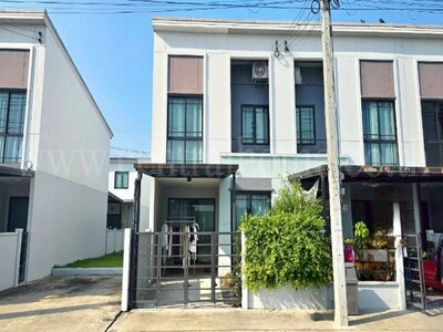 ทาวน์โฮม พลีโน่ รังสิต - ปทุมธานี ข้าง ร.พ.เซนต์คาร์ลอส พร้อมอยู่