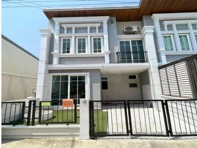 ให้เช่าทาวน์โฮม 2 ชั้น โกลเด้น ทาวน์ 3 บางนา-สวนหลวง