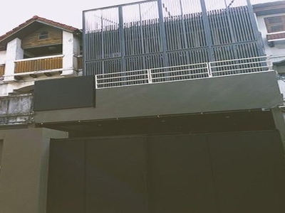  ให้เช่าโฮมออฟฟิศ 3 ชั้น  ซอยพระรามเก้า ซอย 19 (ซอยวัดพระราม9) 