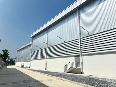 ให้เช่าโกดังพานทองชลบุรี  ขนาด 3,771 ตารางเมตรพร้อมออฟฟิศ 2 ชั้น 