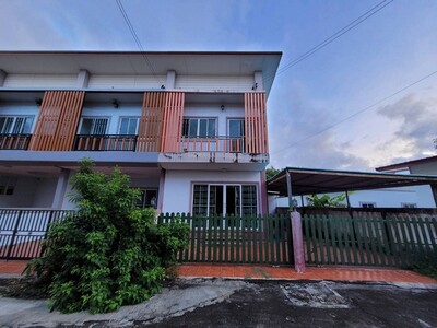 ขายทาวน์เฮ้าส์  หมู่บ้านโครงการประชาชน 3 ซอยชากฝรั่ง 