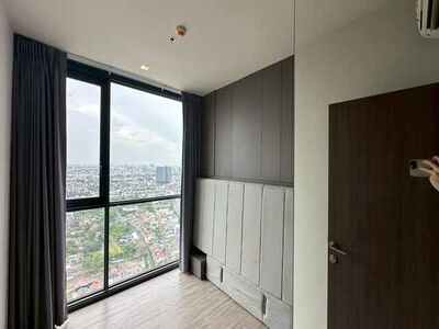 ขายคอนโด The Line วงศ์สว่าง ขนาด 32 ตร.ม. 1 ห้องนอน ชั้นสูง วิวเม