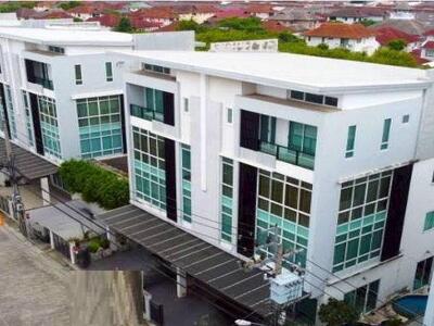  ให้เช่าสำนักงาน4ชั้น  นวลจันทร์ 26 เลียบด่วนเอกมัน รามอินทรา 