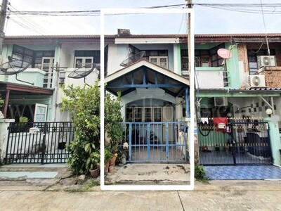 ลดด่วน ทาวน์โฮม ทรัพย์กานดา ถนนกรุงเทพ - ปทุมธานี บ้านกลาง