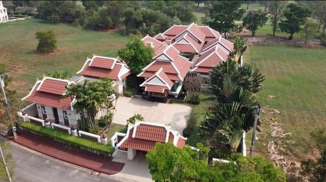 ขายบ้านเดี่ยวชั้นเดียวเนื้อที่ 1 ไร่เศษสไตล์รีสอร์ท อยู่ในสนามกอล์ฟเลควูดคันทรี่คลับ บางนาตราด กม.18