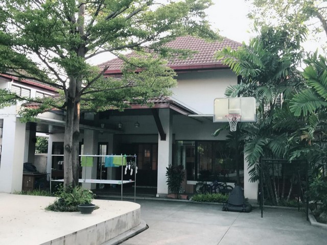 C3640 ขายบ้านเดี่ยว 2 ชั้นพร้อมสระว่ายน้ำ บ้านสร้างเอง ย่านลาดพร้าว วังหิน 