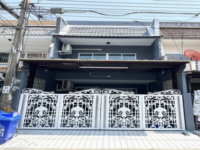 ให้เช่าทาวน์โฮม 2 ชั้น 3 นอน หมู่บ้านคลองจั่นวิลล่า 1 ซอยนวมินทร์
