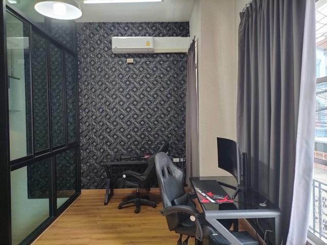 C3705 ให้เช่าทาวน์โฮม 3 ชั้น โครงการบ้านกลางเมือง ลาดพร้าวโยธินพัฒนา หลังมุม ใกล้เซ็นทรัลอิสต์วิลล์