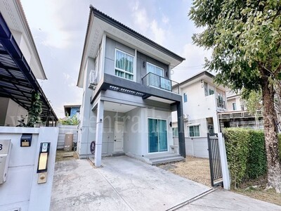P2 บ้านเดี่ยว หมู่บ้าน เซนโทร รังสิต ถนนเมน ต้นโครงการ พร้อมอยู่
