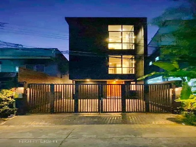 MRTสุทธิสาร 1.4 กม.ให้เช่าอาคาร 3ชั้น หรูหรา รัชดาภิเษก 