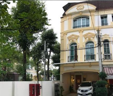 AHR236659ให้เช่าทาวน์โฮม บ้านกลางกรุง แกรนด์เวียนนา พระราม3 แปลงมุมวิวสวย ใกล้เซ็นทรัล ทางด่วนวงแหวน