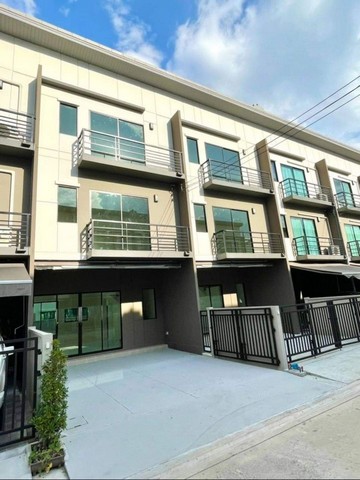 [A590]ให้เช่าทาวน์โฮม 3 ชั้น 19 ตร.วา บ้านกลางเมือง ศรีนครินทร์ - อ่อนนุช เดินทางสะดวก ใกล้ทางด่วน วงแหวน และรถไฟฟ้าBTSอ่อนนุช, สายสีเหลือง 