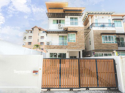 ขายโฮมออฟฟิศ 4 ชั้น 627ตรม.ลาดพร้าว110 รีโนเวทใหม่ ใกล้รถไฟฟ้า